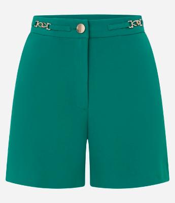 Short Alfaiatado Cintura Alta com Corrente na Cintura