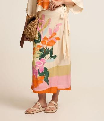 Saia Reta Midi em Viscose com Estampa Floral Detalhe de Laço Lateral