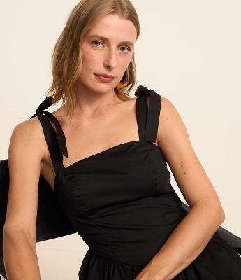 Vestido Midi Evasê em Tricoline com Cintura em V e Alças de Amarração