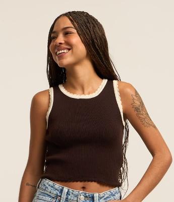 Blusa Regata Baby Look com Textura e Detalhe de Ondinhas nos Viés