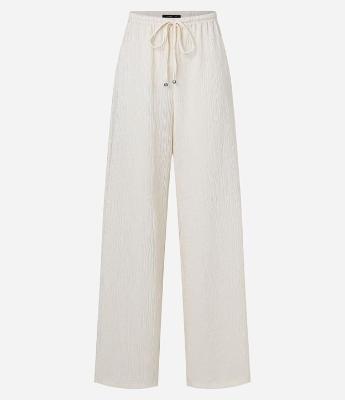 Calça Wide Leg com Textura e Elástico na Cintura