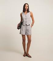 Bermuda Alfaiataria Liso com Pregas Frontais - 2