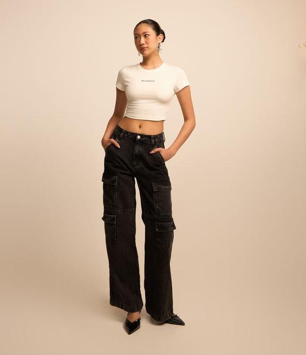 Calça Wide Leg em Jeans com Bolso Cargo - 1