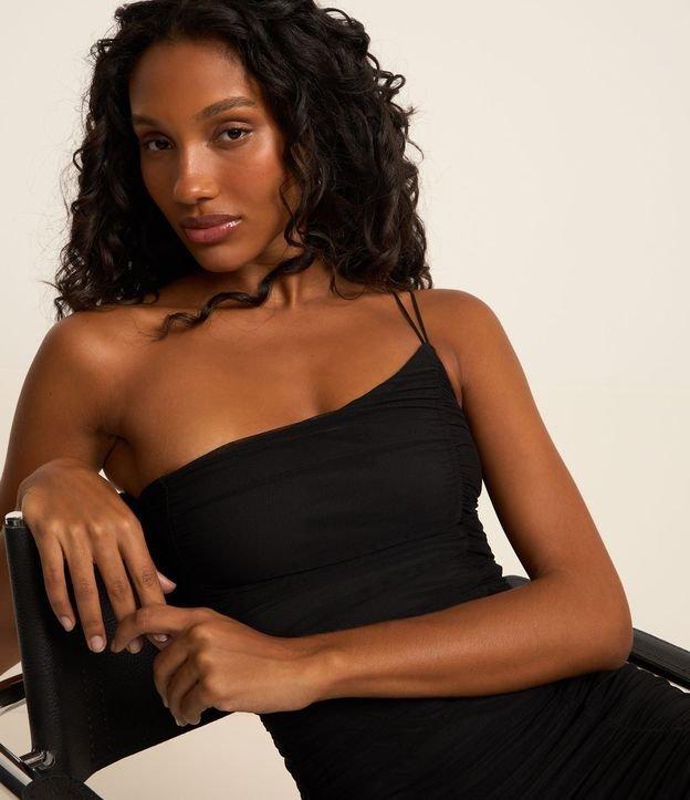 Vestido Curto em Tule com Ombro Único e Detalhe Franzido - 1