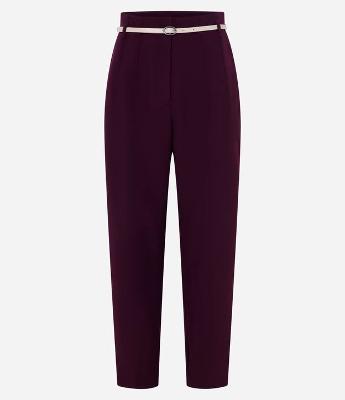 Calça Cenoura Alfaiatada com Cinto Fivela