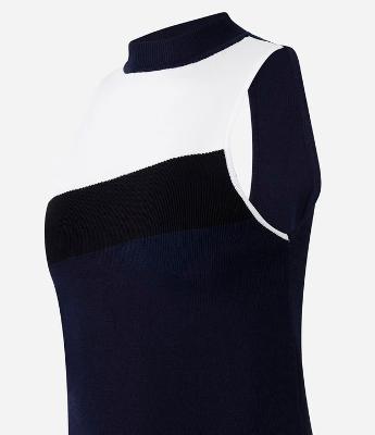 Blusa em Tricô com Gola Altinha e Blocos de Cor