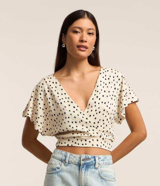 Blusa Texturizada com Estampa Poá e Decote Transpassado - 2