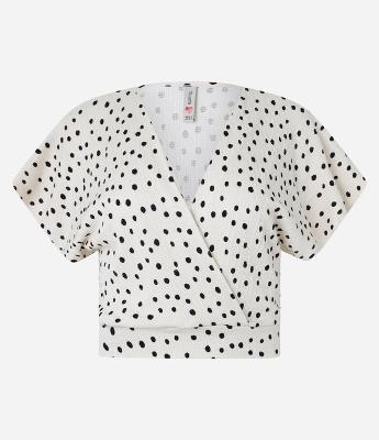 Blusa Texturizada com Estampa Poá e Decote Transpassado