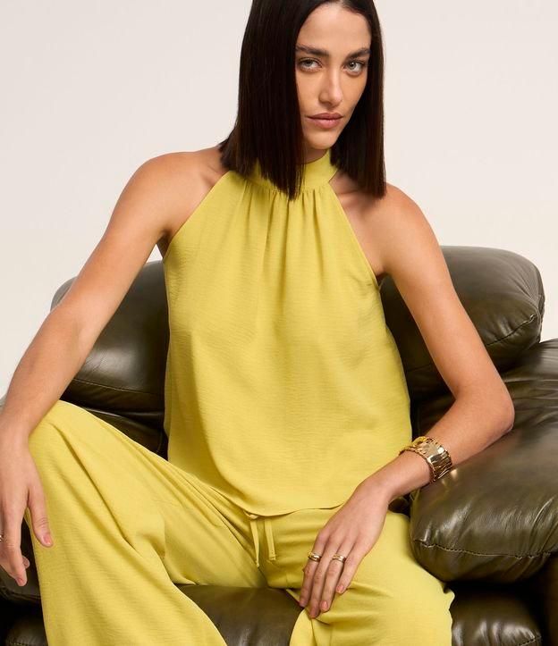 Blusa Sem Manga em Airflow e Decote Halter com Amarração - 2