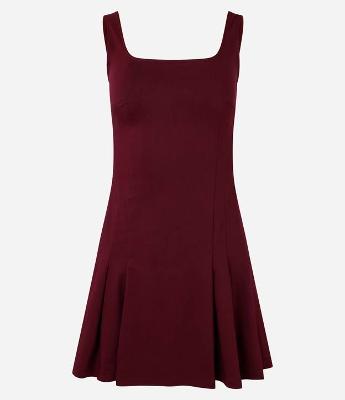 Vestido Curto em Bengaline com Pregas Laterais