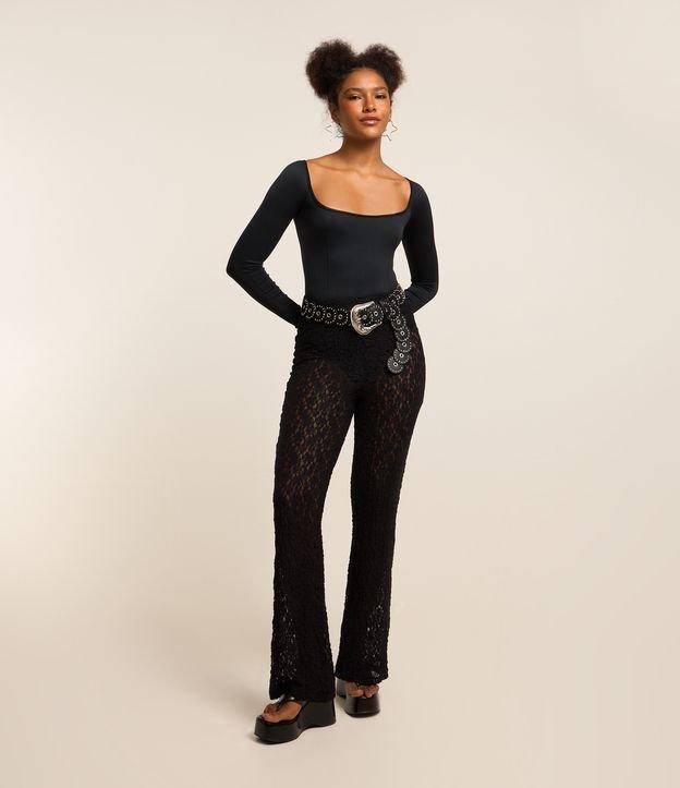 Calça Reta em Renda com Transparência - 2