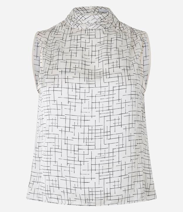 Blusa Acetinada com Gola Alta Drapeado e Estampa Geométrica - 1