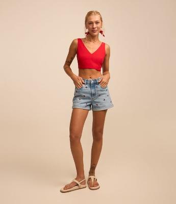 Short Jeans com Bordado de Cerejinhas
