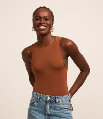 Body Regular em Microfibra com Gola Halter e Abertura nas Costas
