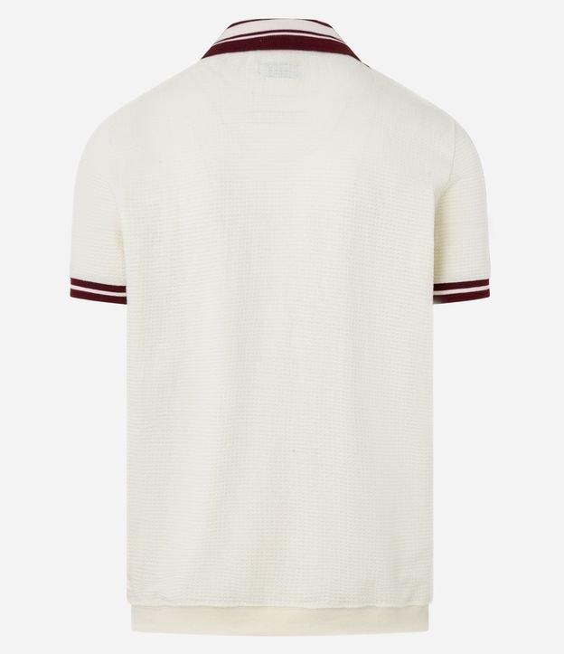 Camisa Polo Comfort com Detalhes Contrastantes e Estampa de Brasão - 1