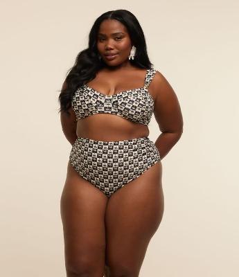 Biquíni Calcinha Hot Pant Estampa Coqueiro Curve & Plus Size