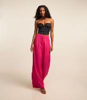 Calça Pantalona em Crepe com Pregas Frontais - 2