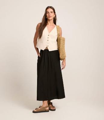 Saia Evasê em Viscolinho com Cinto de Ráfia e Fivela Redonda