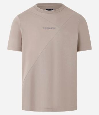 Camiseta em Algodão com Estampa Lettering Recortes e Textura