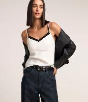 Blusa de Alça em Crepe com Decote Sobreposto - 1