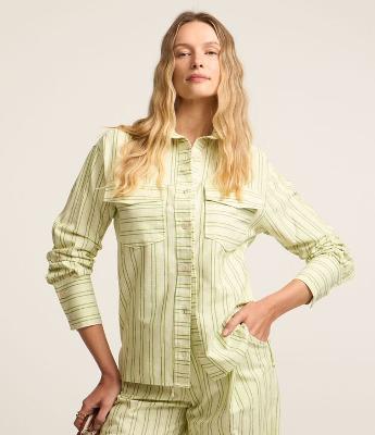 Camisa Alongada em Sarja Listrada com Bolsos