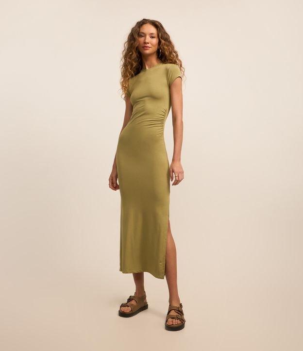 Vestido Long Midi com Franzido e Fenda Lateral - 1
