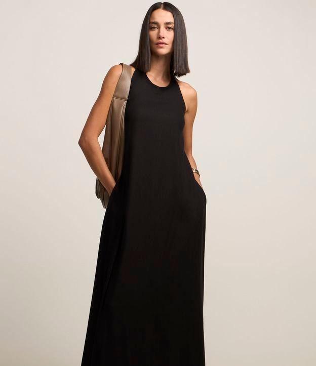 Vestido Longo Evasê em Viscolinho com Amarração no Pescoço - 1