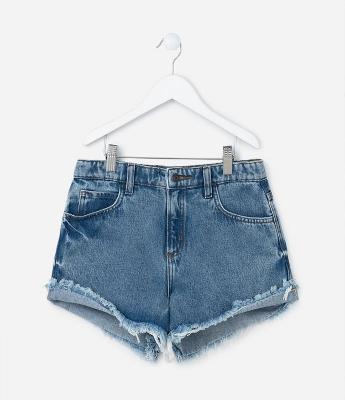 Short Infantil em Jeans com a Barra Desfiada - Tam 5 a 14 Anos