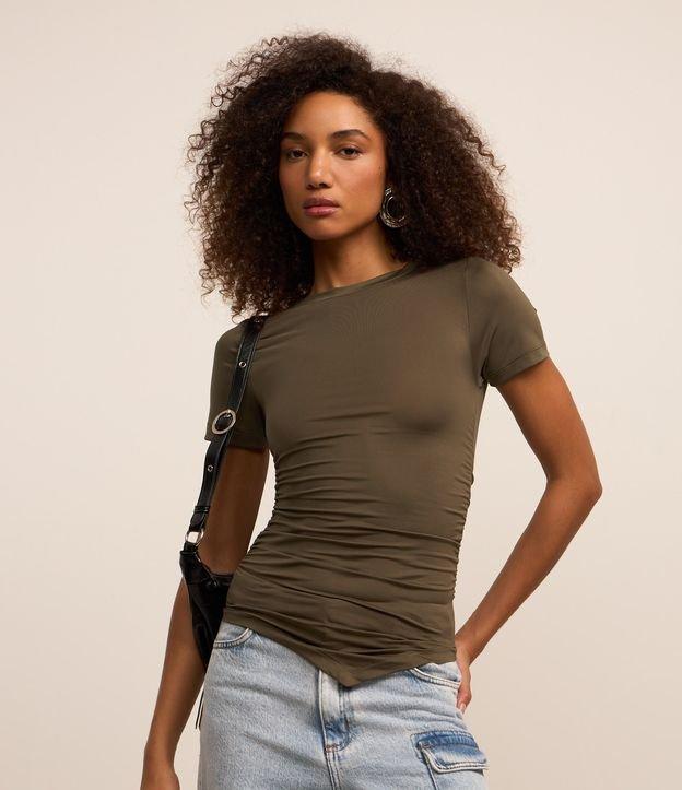 Blusa em Microfibra com Barra Diferenciada - 1