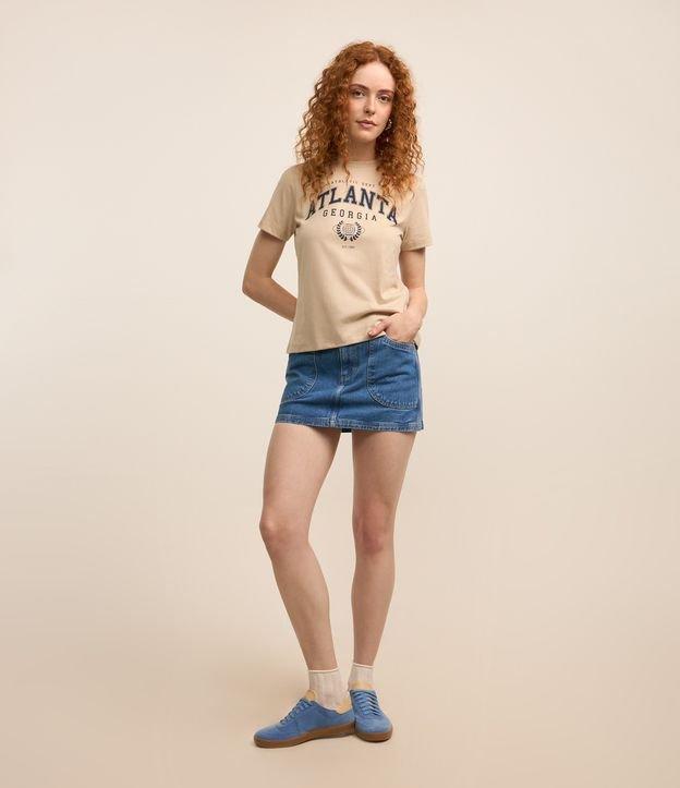 Saia Curta em Jeans com Botões Duplo no Cós e Bolso Carpinteiro - 2