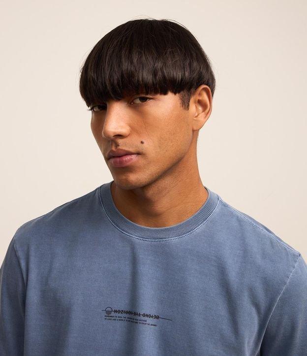Camiseta Comfort em Algodão Estonado com Estampa Lettering - 2