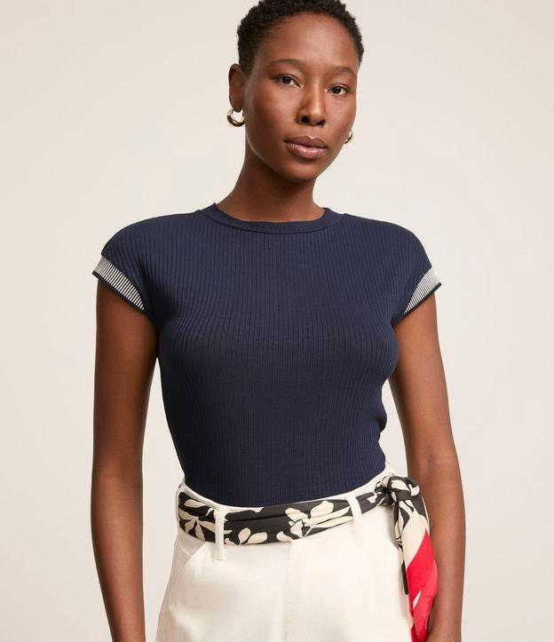 Blusa Sem Manga em Viscose com Cava Listrada - 2