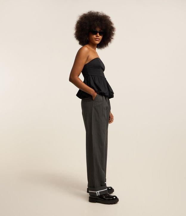 Calça Wide Leg em Alfaiataria com Listras e Barra Dobrada - 2