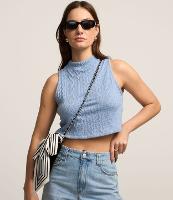 Blusa Cropped Sem Manga Texturizada com Golinha Alta - 1