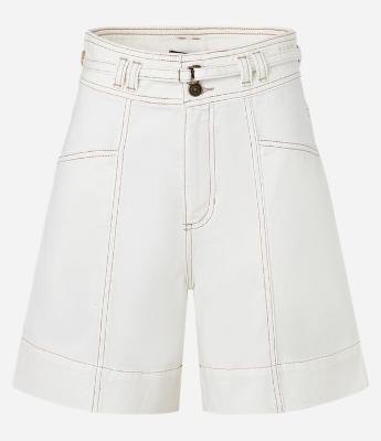 Bermuda em Sarja com Cinto e Recorte Diferenciado