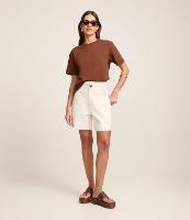 Bermuda em Sarja com Cinto e Recorte Diferenciado - 2