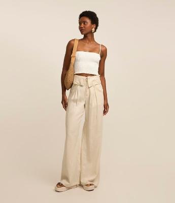 Calça Reta em Jeans Cós com Lapela Pregas e Bolso Faca