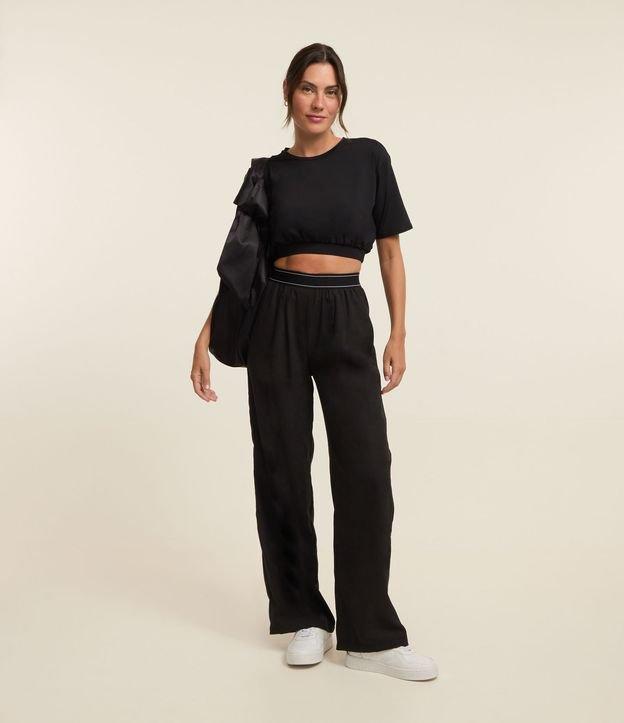 Calça Reta Esportiva em Microfibra Reta com Cós de Elástico - 2