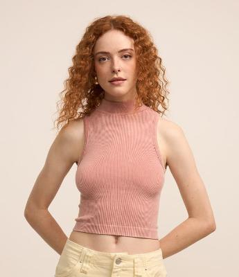 Blusa Cropped sem Manga em Poliamida Seamless e Golinha Alta