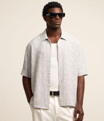 Camisa Boxy em Microfibra com Textura e Estampa de Flores