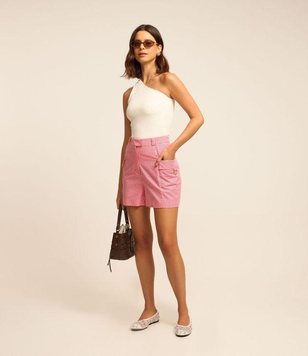 Short Alfaiatado com Bolso Cargo Lateral e Estampa Xadrez Vichy - 1