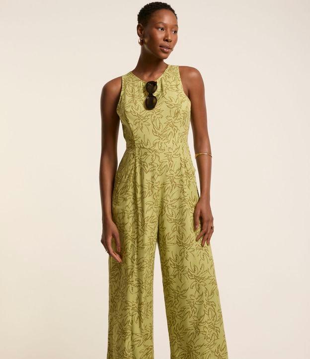 Macacão em Viscose com Coqueiros Estampados - 1