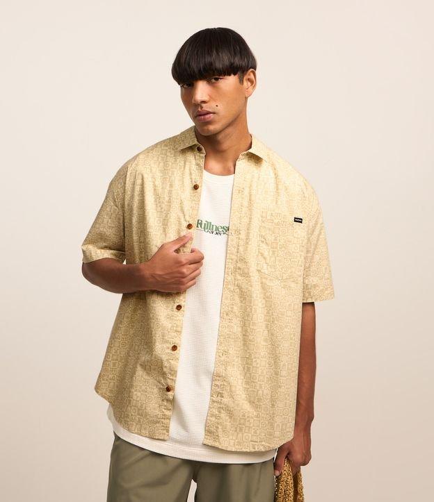 Camisa Relaxed em Tricoline com Bolso e Estampa de Diversos Ícones - 1