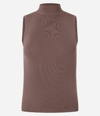 Blusa em Tricô com Golinha e Textura Canelada