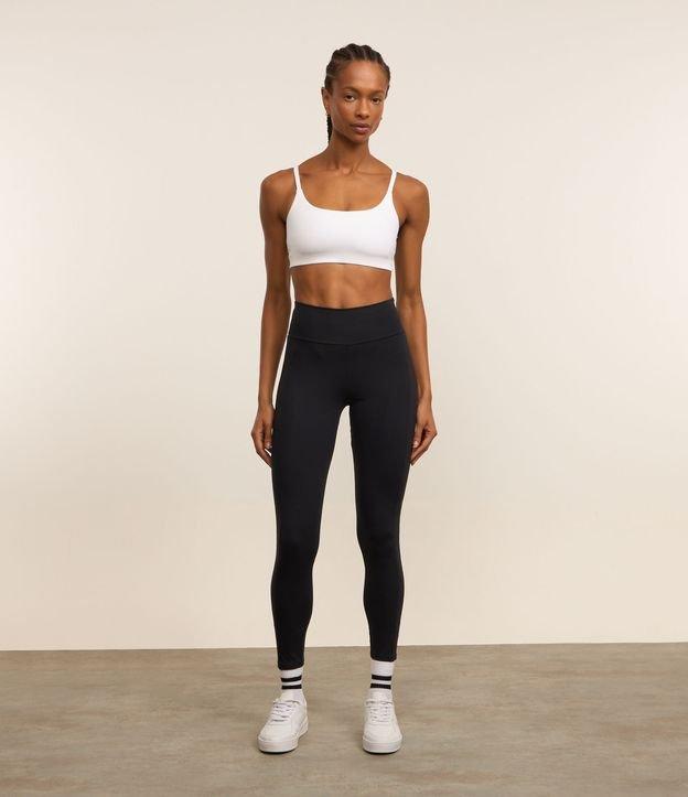 Calça Legging Esportiva em Microfibra com Bolsos - 2