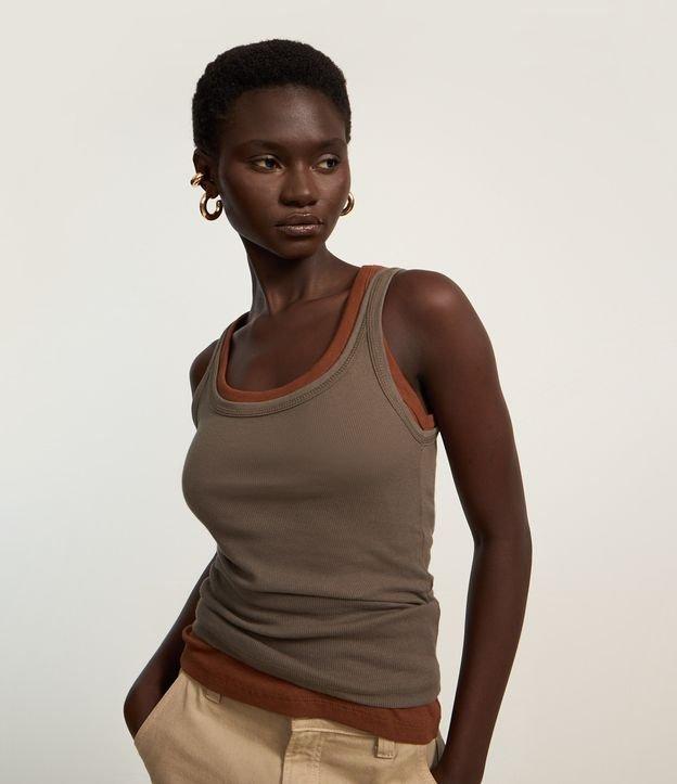 Blusa sem Manga em Ribana com Decote Halter - 3