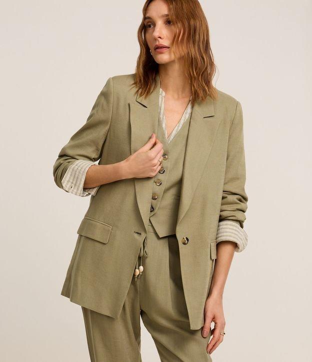 Blazer em Viscolinho com Lapelas e Botão Único - 1