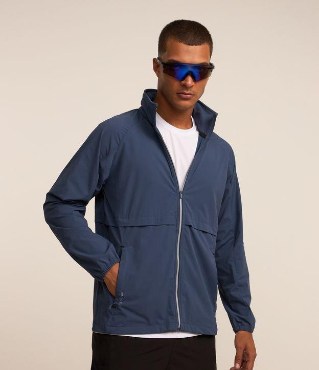 Jaqueta Esportiva com Capuz e Recortes - 2