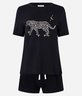 Pijama Short Doll Manga em Viscose com Estampa de Onça