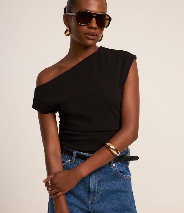 Blusa Manga Curta Assimétrica em Crepe com Drapeado na Lateral - 2